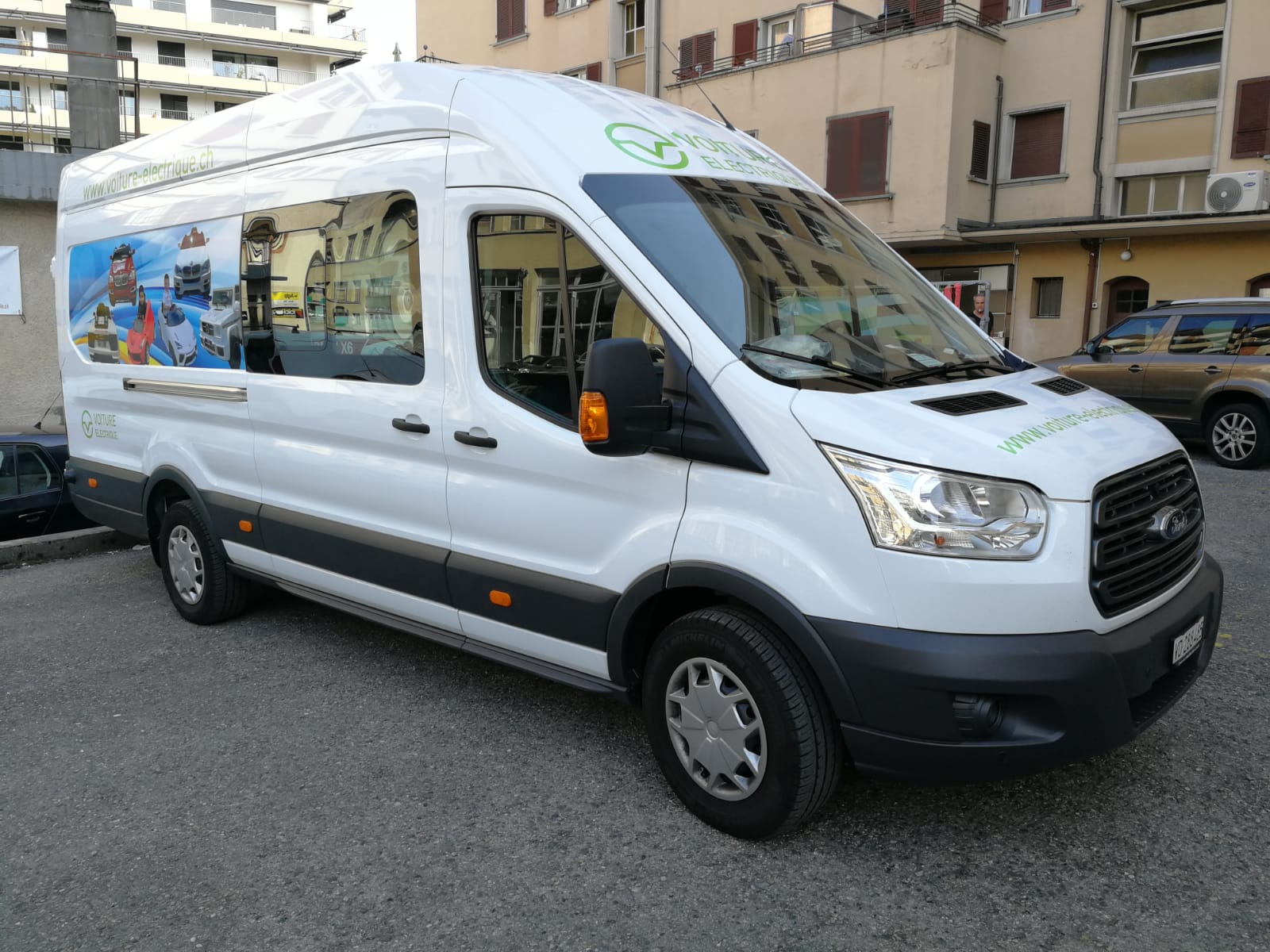 Publicité sur van, autocollants laminés à Lausanne