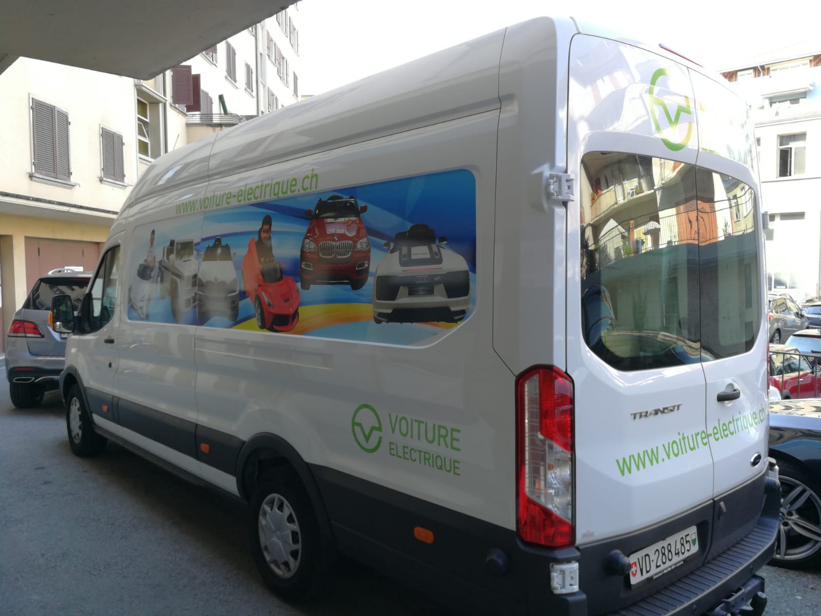 Publicité sur van, autocollants laminés à Lausanne