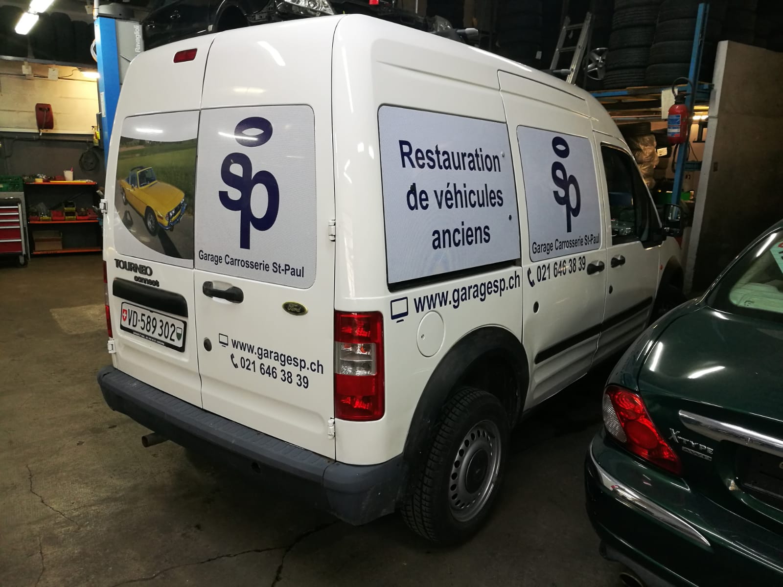 Réalisation publicitaire garage et marquage véhicule film micro perforé