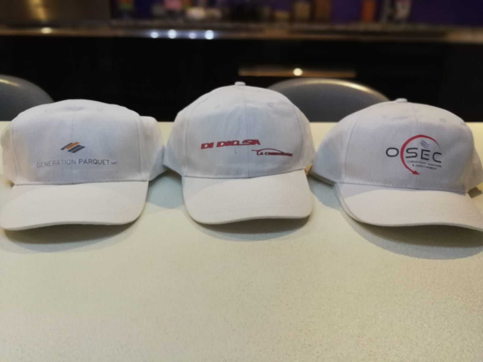 T-shirts personnalisés, casquettes personnalisés logo