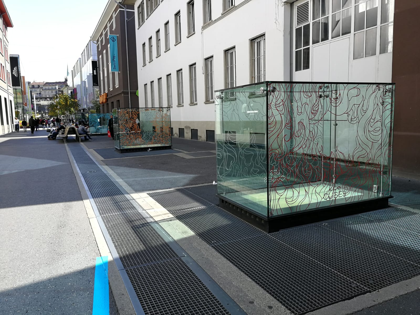 Décoration artistique des cubes au quartier du Flon à Lausanne