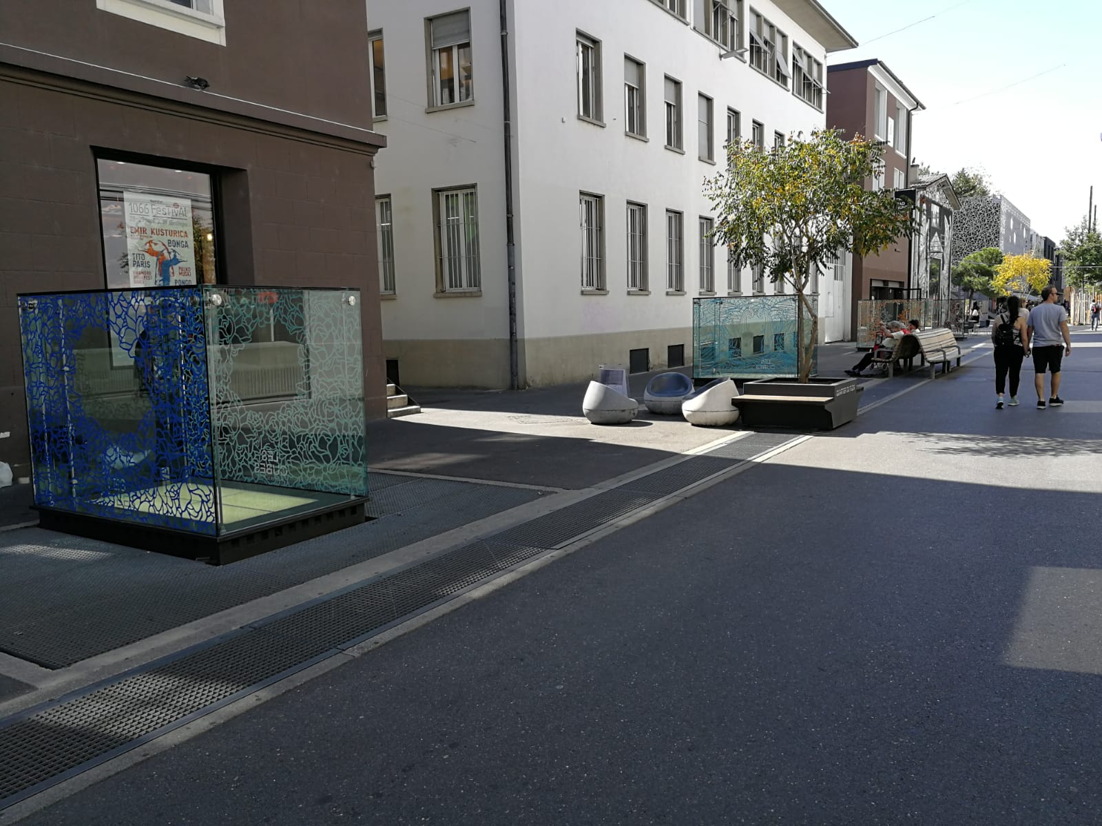 Décoration artistique des cubes au quartier du Flon à Lausanne