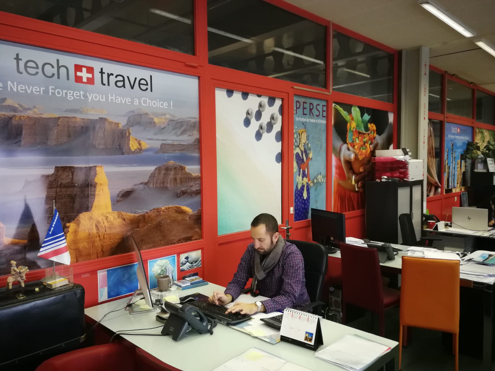 Publicité sur vitrines, décoration intérieure et extérieure à l&rsquo;EPFL