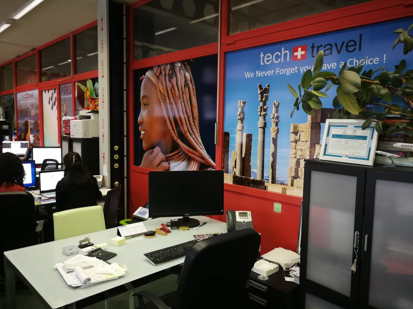 Publicité sur vitrines, décoration intérieure et extérieure à l&rsquo;EPFL